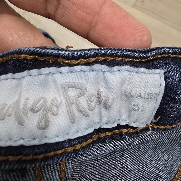 Indigo Rein Womens Distressed Denim Shorts Size 15 Dark Wash Cuffed Travel - Picture 10 of 10